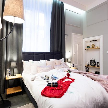 Arts Apartments - Krakow Old Town Bagian luar foto