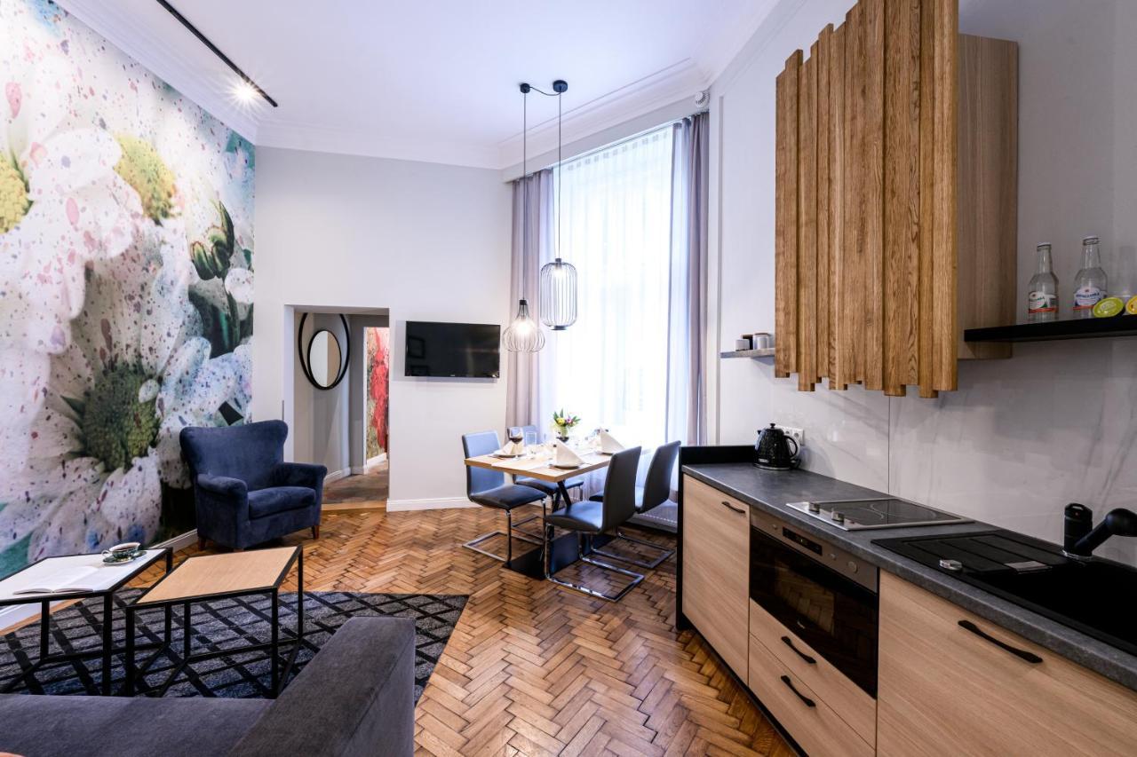 Arts Apartments - Krakow Old Town Bagian luar foto