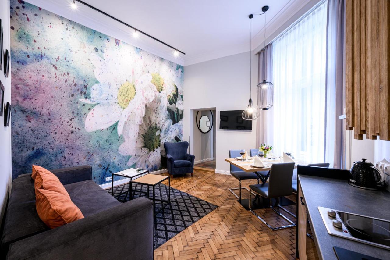 Arts Apartments - Krakow Old Town Bagian luar foto