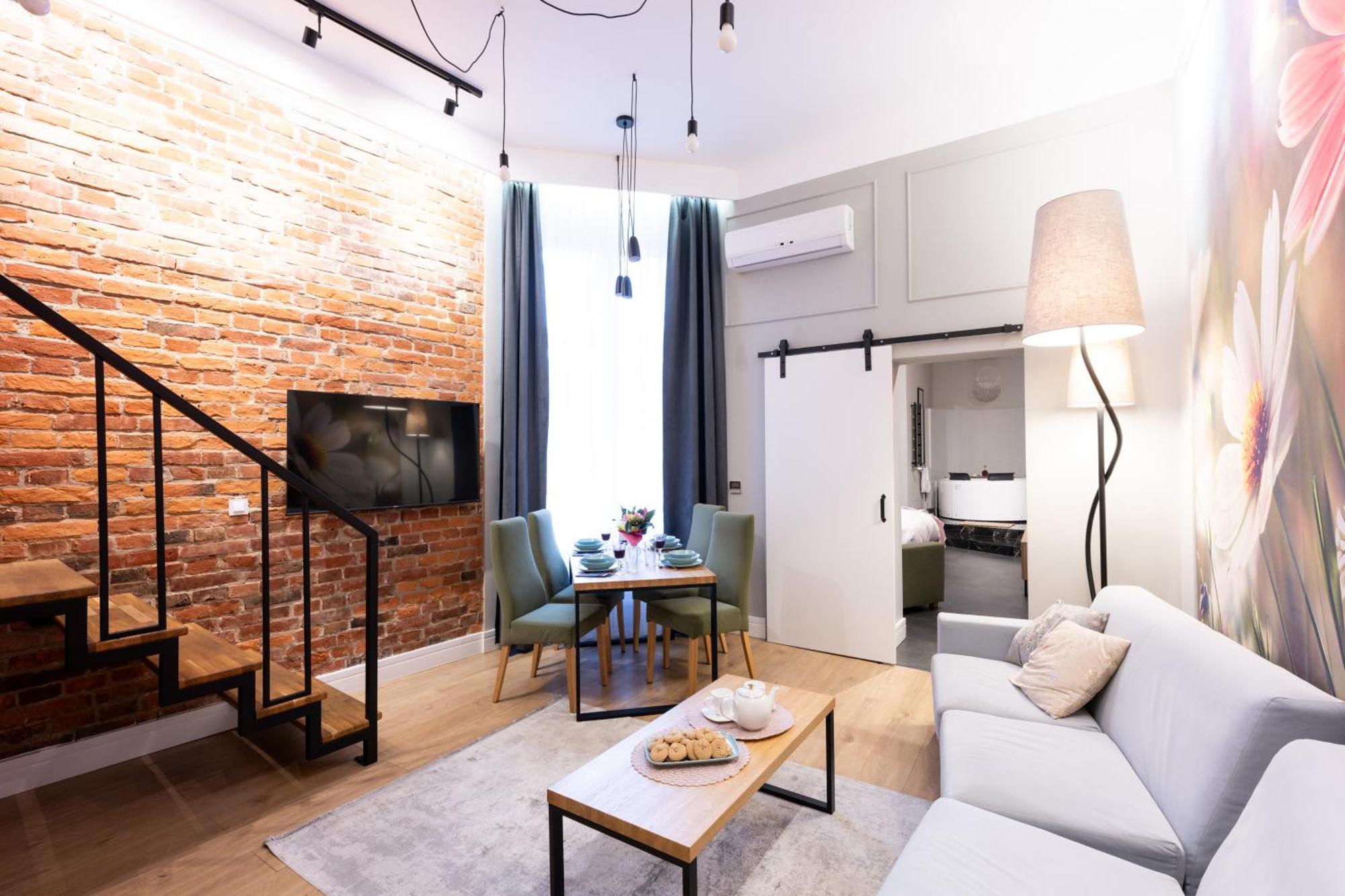 Arts Apartments - Krakow Old Town Bagian luar foto